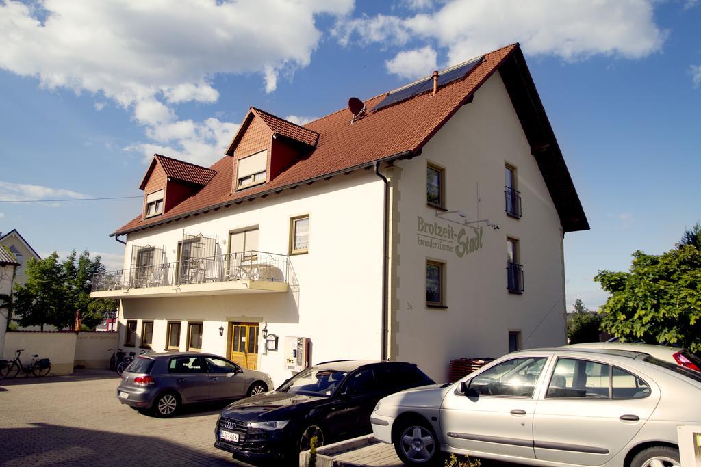 Отель Brotzeit-Stadl Gbr Бад-Штаффельштайн Экстерьер фото